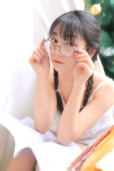 阿隆娜 塔尔